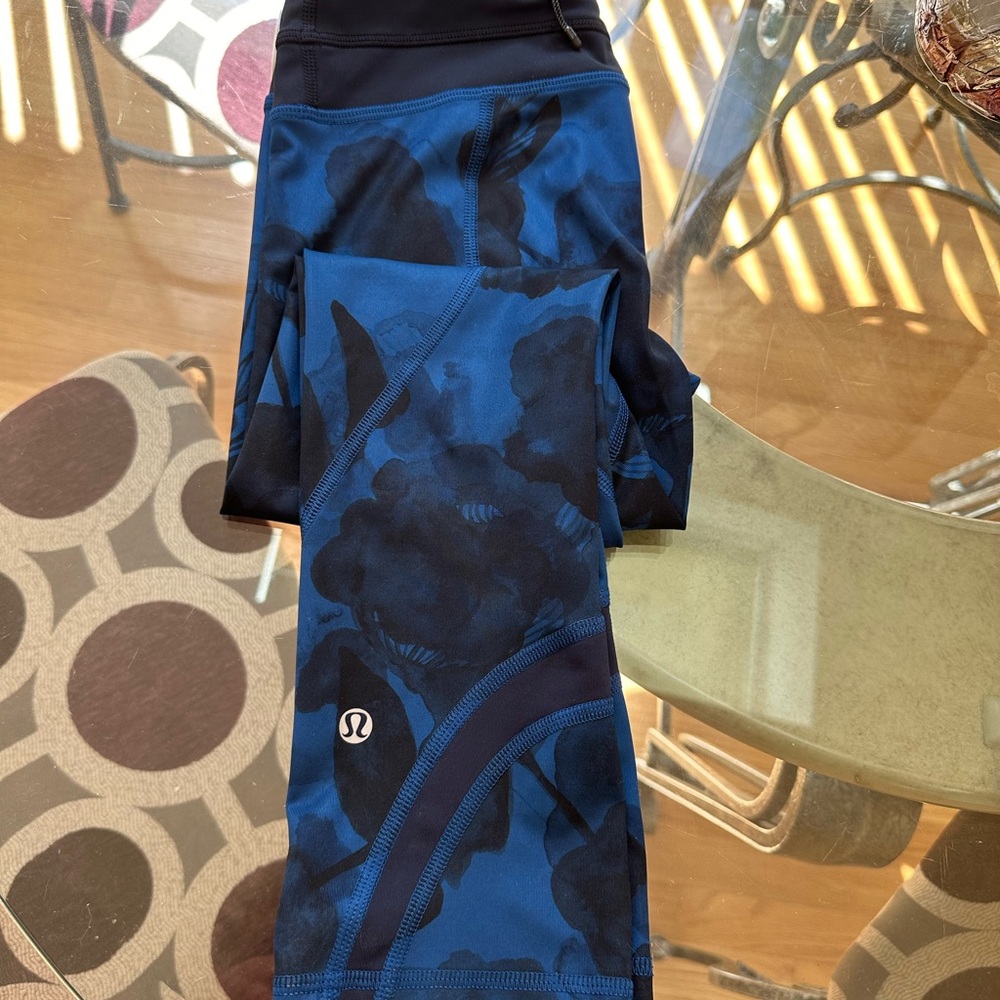 Lululemon leggings size 2